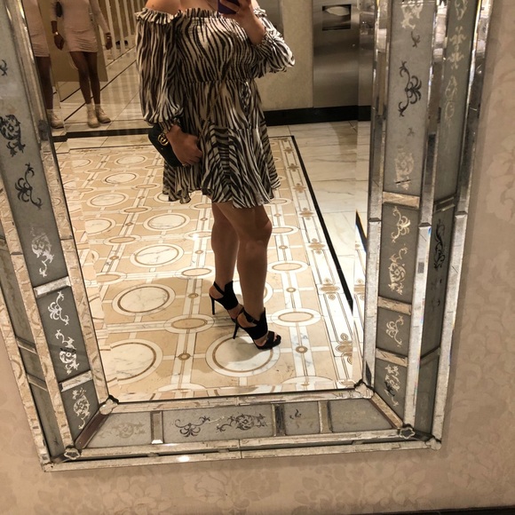 Meet your Posher, Laura - Picture 1 of 1